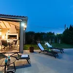 M With Private Pool & Gym * Plano