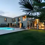 Villa M With Private Pool & Gym