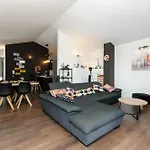 M With Private Pool & Gym * Plano