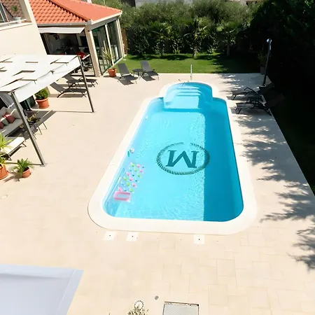 M With Private Pool & Gym Βίλα Plano