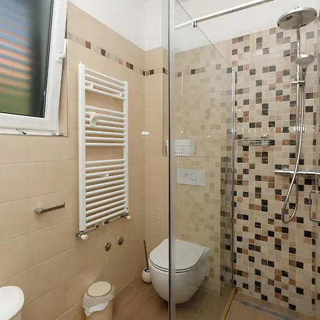 M With Private Pool & Gym Βίλα